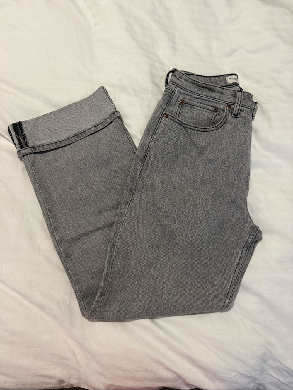 Abercrombie & Fitch Women's Light Gray 90s Relaxed Jean - High Rise